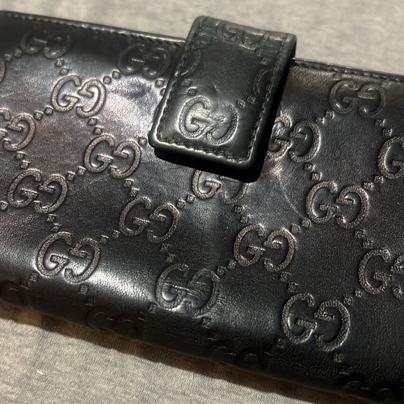 Gucci Authentic black bi fold wallet - Picture 1 of 10